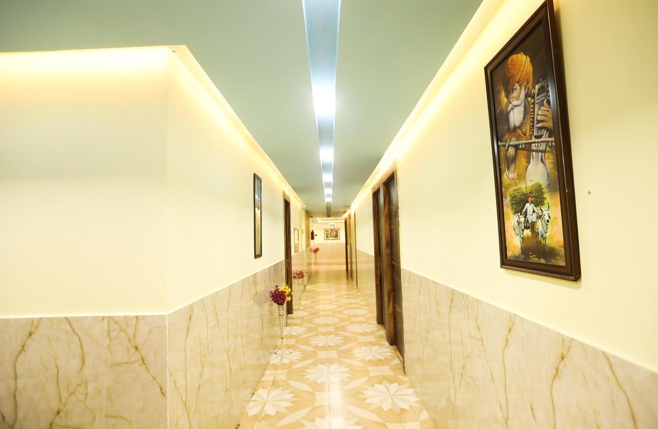 The Grand Orion Hotel Chinhat Zewnętrze zdjęcie